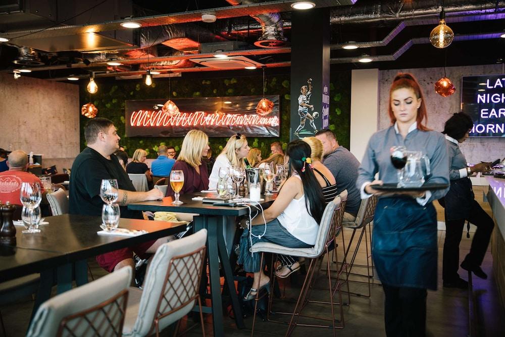 Village Hotel Portsmouth Ngoại thất bức ảnh